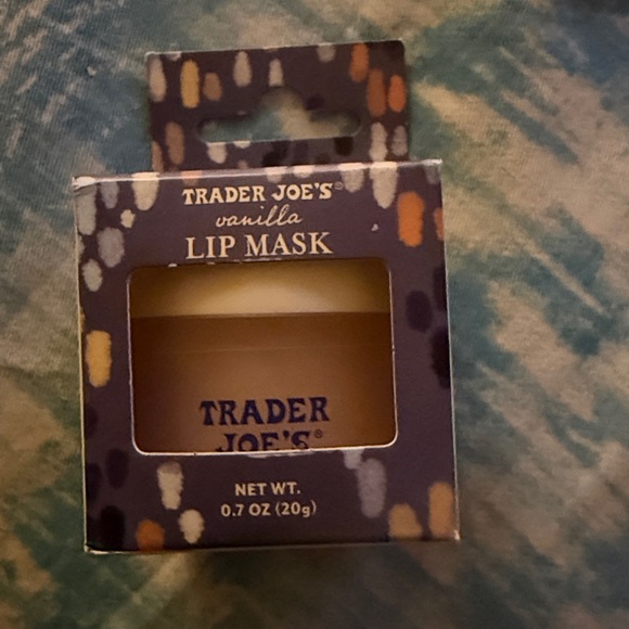 Trader Joe's Vanilla Lip Mask - Cream - Picture 5 of 6